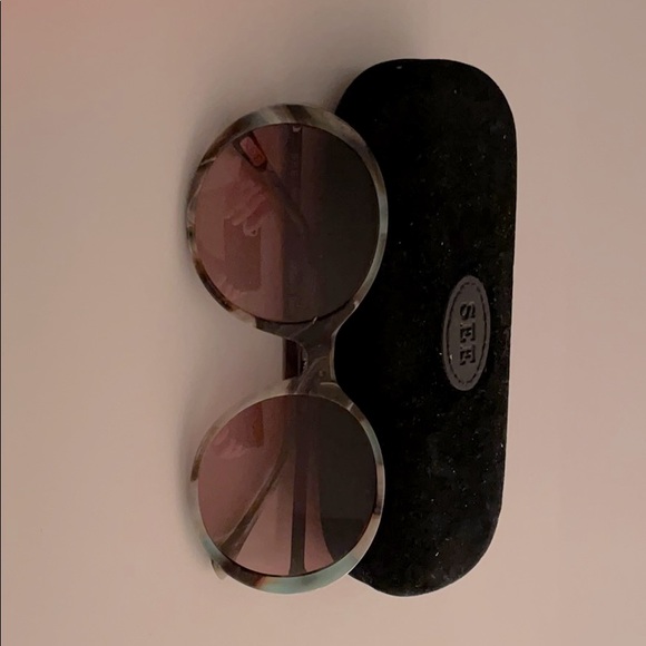 SEE Sunglasses - Picture 2 of 3